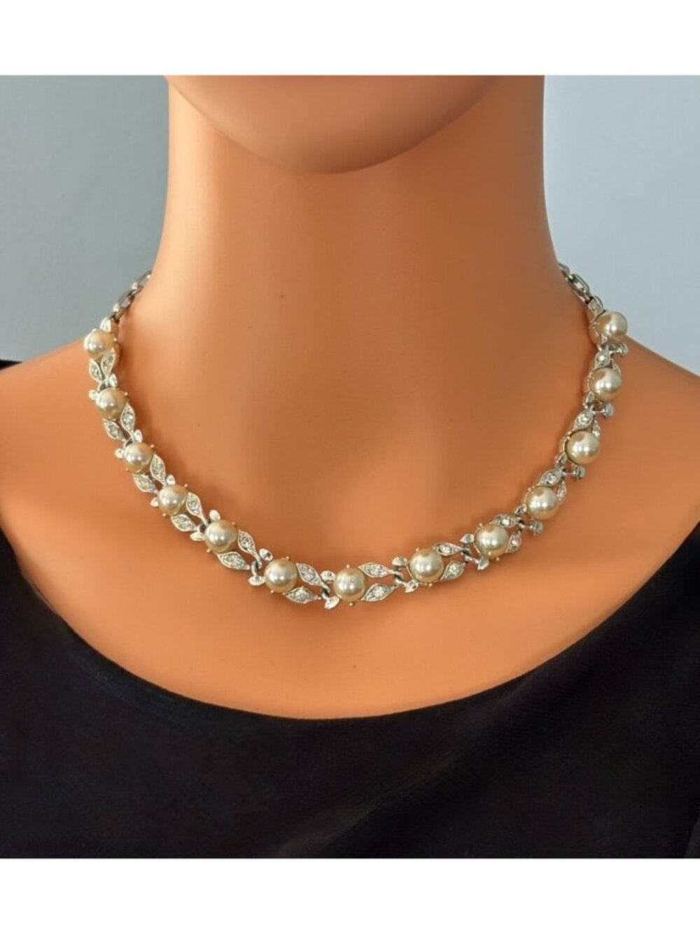 Vintage Lisner Choker Faux Pearl Pave Rhinestone W/Silver-Tone Adjustable Signed - Picture 5 of 16
